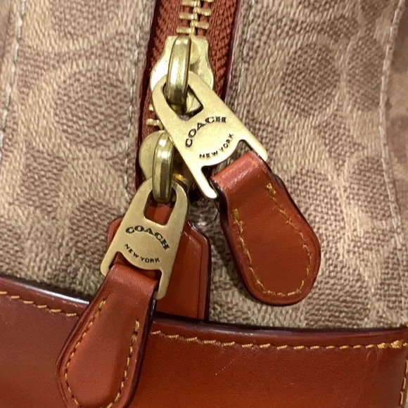 Coach Campus Signature Backpack NWOT - Picture 15 of 17